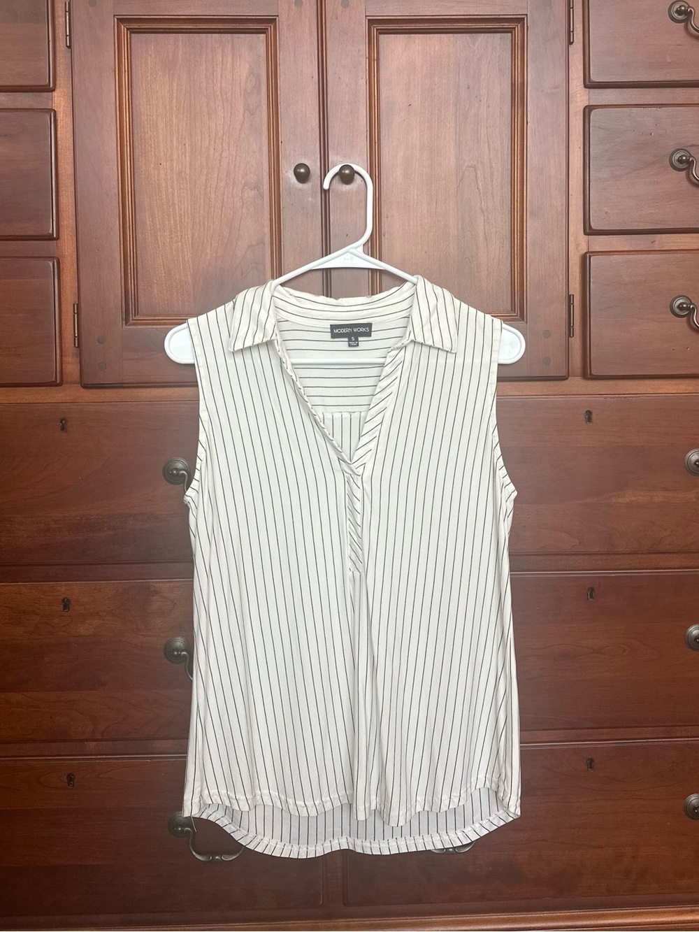 Sleeveless White Stripe Collared Blouse